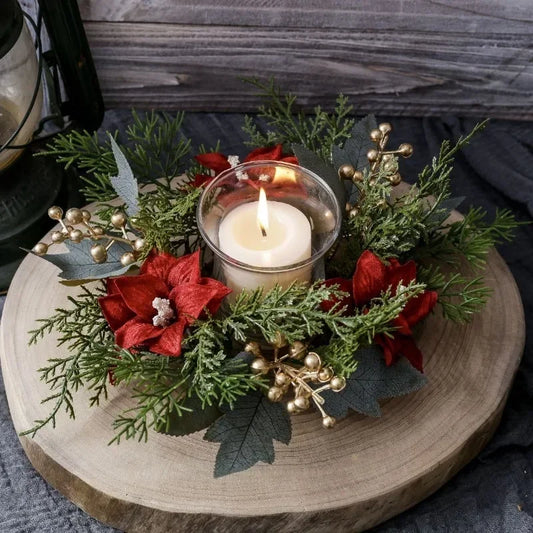 Weihnachtsdekoration, Kerzenständerornamente mit roten Früchten, Weihnachtslandschaft, Tischkerzen, Aromatherapie, kleine Blumengirlanden