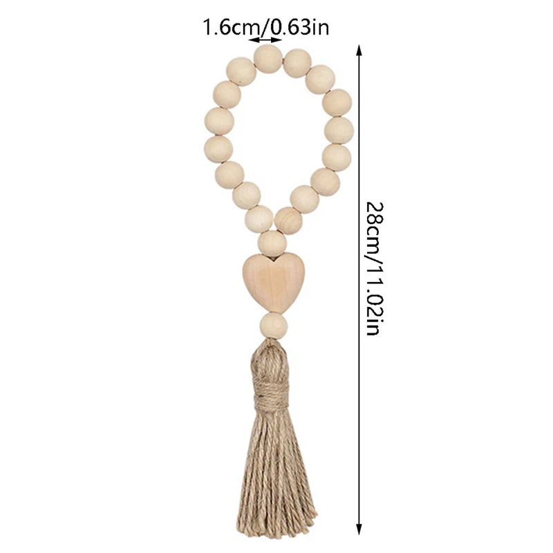 Holzperlengirlande Bauernhaus Wand