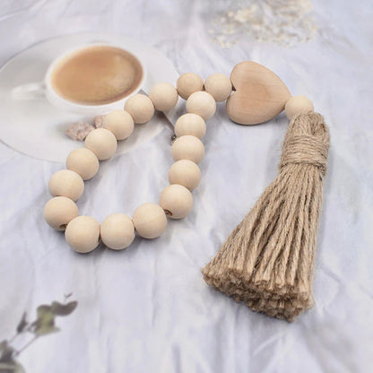 Holzperlengirlande Bauernhaus Wand