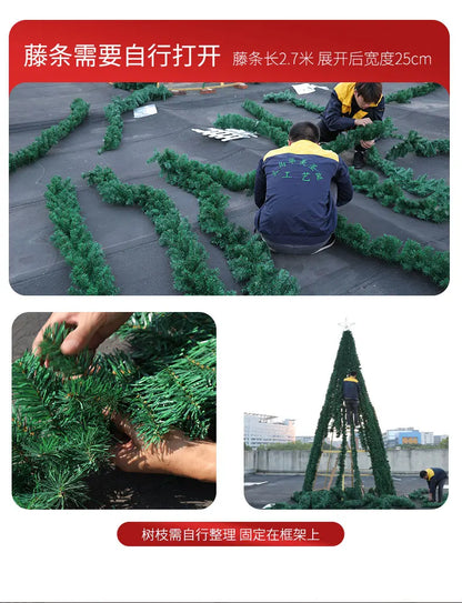 Großer Weihnachts baum im Freien Rahmen nackten Baum Einkaufs zentrum Weihnachts dekoration Szene Anordnung